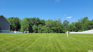 508 Prairie Meadow Dr, Blue Grass, IA 52726