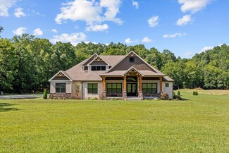 5250 E Blue Creek Rd, McEwen, TN 37101