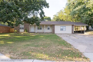 402 Maple Shade Rd, Alma, AR 72921