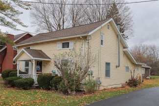 72 Chapel St, Canandaigua, NY 14424