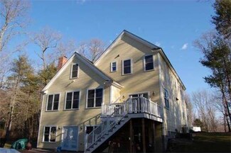 33 Glebe St, Taunton, MA 02780