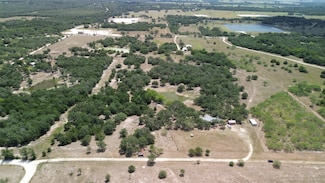 1974 County Road 404, Flatonia, TX 78941
