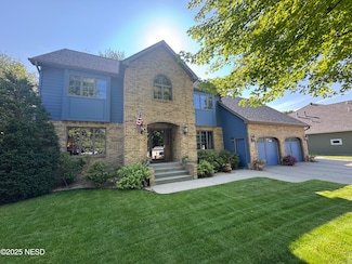 714 Jonathan Dr, Watertown, SD 57201