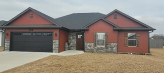 513 Addie Ln, Centralia, MO 65240