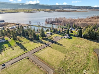 45 Sunnyfield Dr, Cathlamet, WA 98612