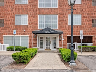 444 Chester St Unit 425, Birmingham, MI 48009