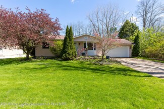 904 Garfield Ave, Lansing, MI 48917