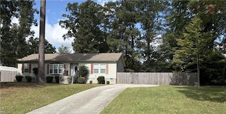 4 Prince George Ln, Newport News, VA 23608
