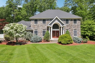 25 Castle Ct, Randolph, NJ 07869