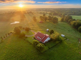 802 N Denison Rd, Idabel, OK 74745