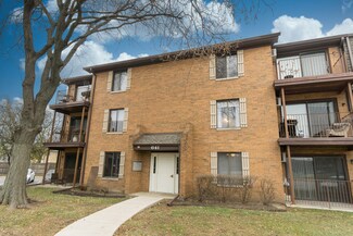 641 N Briar Hill Ln Unit 2, Addison, IL 60101