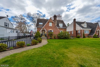 26 Leswing Ave, Saddle Brook, NJ 07663