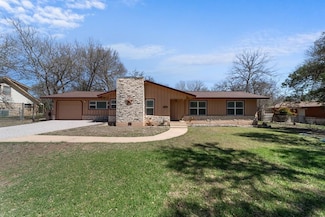 154 Hilltop Dr, Kerrville, TX 78028