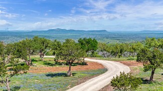3531 Ranch Road 3347, Round Mountain, TX 78663