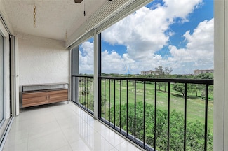 5860 NW 44th St Unit 706, Lauderhill, FL 33319