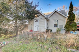 6912 Hiawatha Dr, Wonder Lake, IL 60097