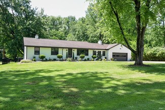 8150 Maple Ln, Evansville, IN 47725