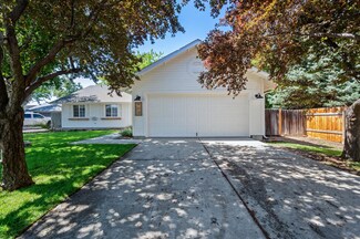 917 NW 21st St, Redmond, OR 97756