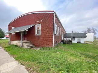 300 W 3rd St, Flora, IL 62839