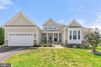 18 Courier Dr, Charles Town, WV 25414