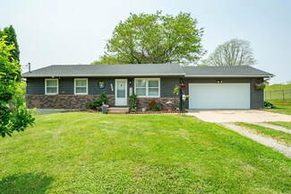 927 E 7th St S, Newton, IA 50208