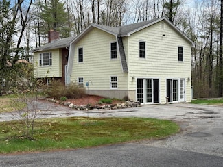 89 Valview Dr, Auburn, ME 04210