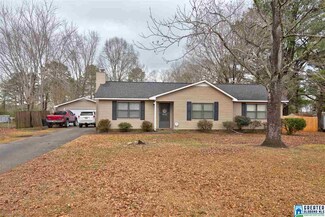 911 Robin Dr, Mount Olive, AL 35117