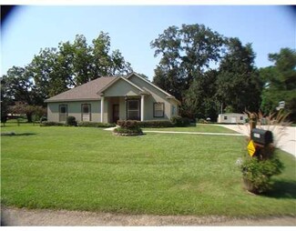 20029 Twin Oaks Dr, Hammond, LA 70403