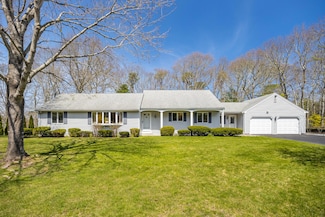 6 Vesper Dr, Pocasset, MA 02559