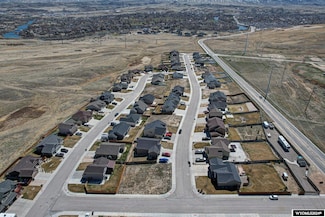 1141 River Heights Dr, Mills, WY 82604