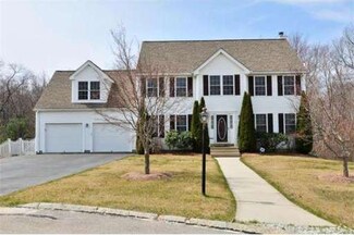 5 Liberty Cir, Hopedale, MA 01747