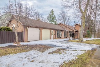 101 W Washington St, Sackets Harbor, NY 13685