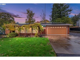 7383 SW Spruce St, Portland, OR 97223