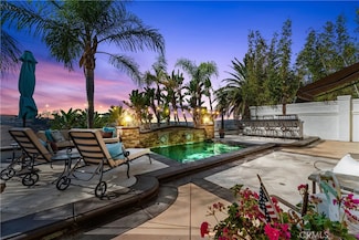 735 S Canyon Mist Ln, Anaheim, CA 92808