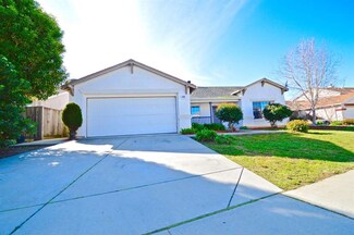 348 Chardonnay Dr, Salinas, CA 93906