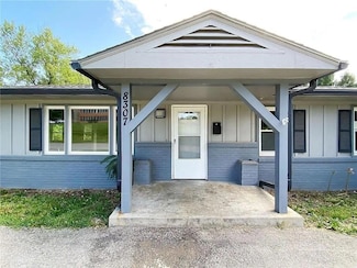8307 Holmes Rd, Kansas City, MO 64131