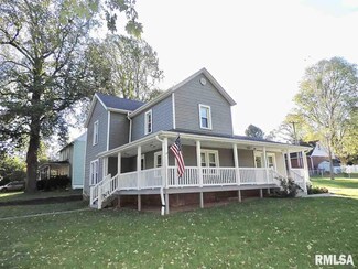410 W 2nd St, Delavan, IL 61734