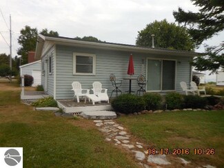 1024 4th St, Tawas City, MI 48763