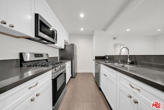 7453 Haskell Ave Unit 7, Van Nuys, CA 91406