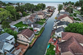 22480 Beach St, Saint Clair Shores, MI 48081