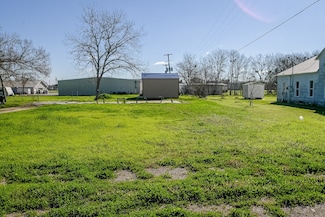 507 S Street Andrews St, Weimar, TX 78962