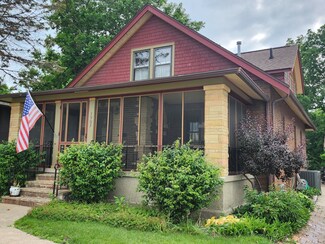 1907 Main St, Cedar Falls, IA 50613