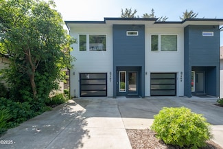 267 NE Williams Ave, Depoe Bay, OR 97341