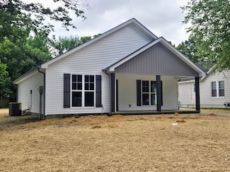 504 1st St, Lawrenceburg, TN 38464