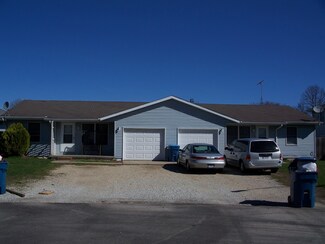 3 Greenwood Ct, Grant Park, IL 60940
