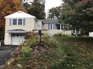 21 Simpson St, Sturbridge, MA 01566