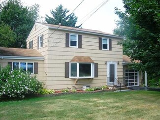 31 Oakmount Ave, Bloomfield, NY 14469