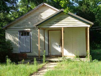 106 Stewart St, Crystal Springs, MS 39059