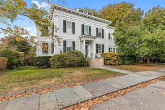 12 Mount Vernon St Unit 5, Newport, RI 02840