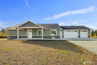 2218 Corsair Ln, Oak Harbor, WA 98277